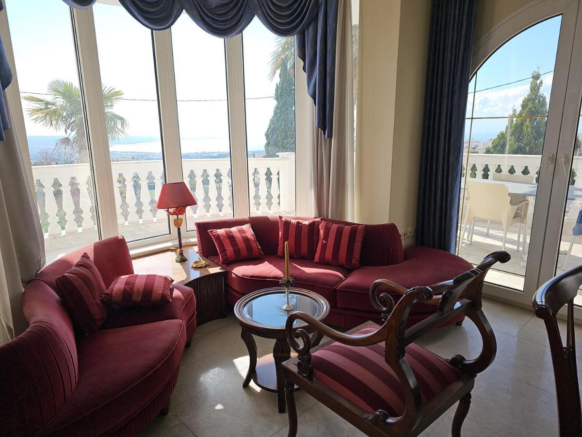 Escape To Panorama And Enjoy The Classic Charm With Stunning Sea Views Villa *