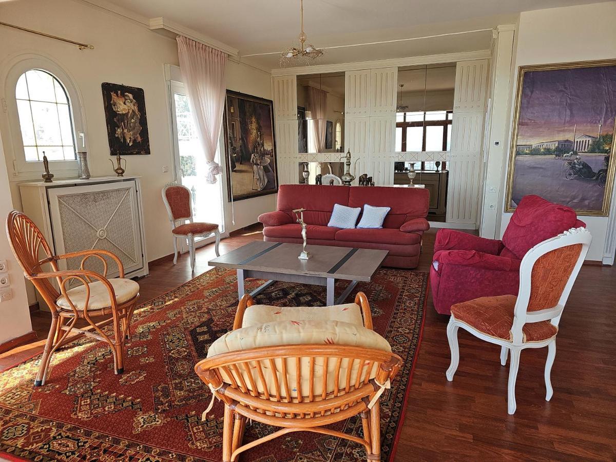 Escape To Panorama And Enjoy The Classic Charm With Stunning Sea Views Villa *